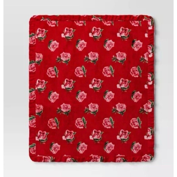 Rose Printed Plush Throw with Faux Shearling Reverse Ruffled Trim Red -Threshold - Picture 3 of 5